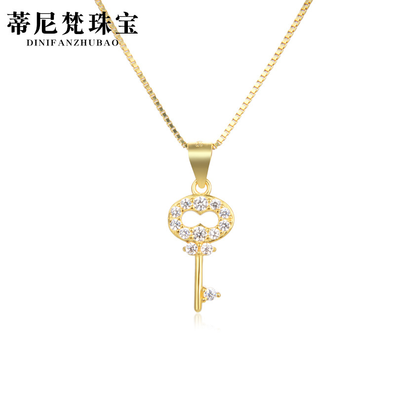 S925 plata esterlina diamante clave collar luz femenina nicho de lujo diseño oro ZIRCON colgante clavícula cadena Día San Valentín