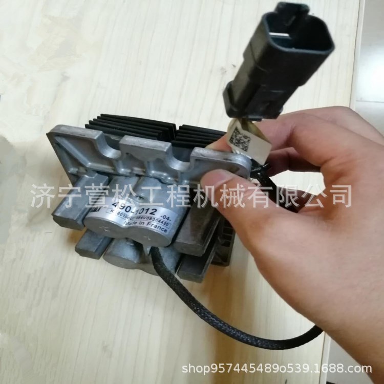 推土机配件 脚踏阀490-1012 推土机配件