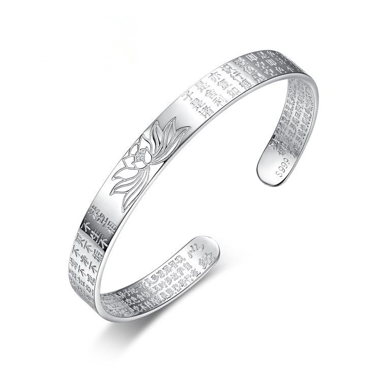 伟德国际什么属相不适合戴玉