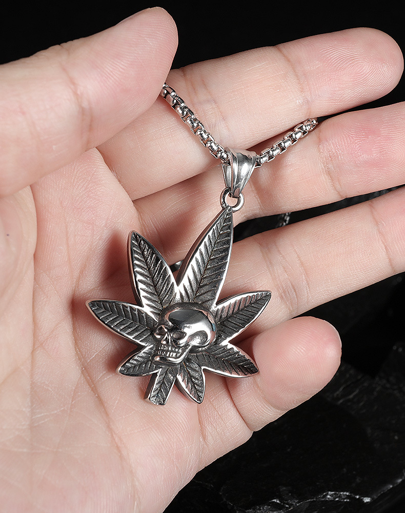 All-match Maple Leaf Skull Pendant Trendy Men's Hip-hop Street Titanium Steel Necklace display picture 7