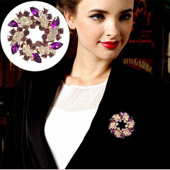 Bauhinia corsage, popular in Europe and America, double-layer leaf garland, gold-plated alloy diamond-encrusted scarf button pin