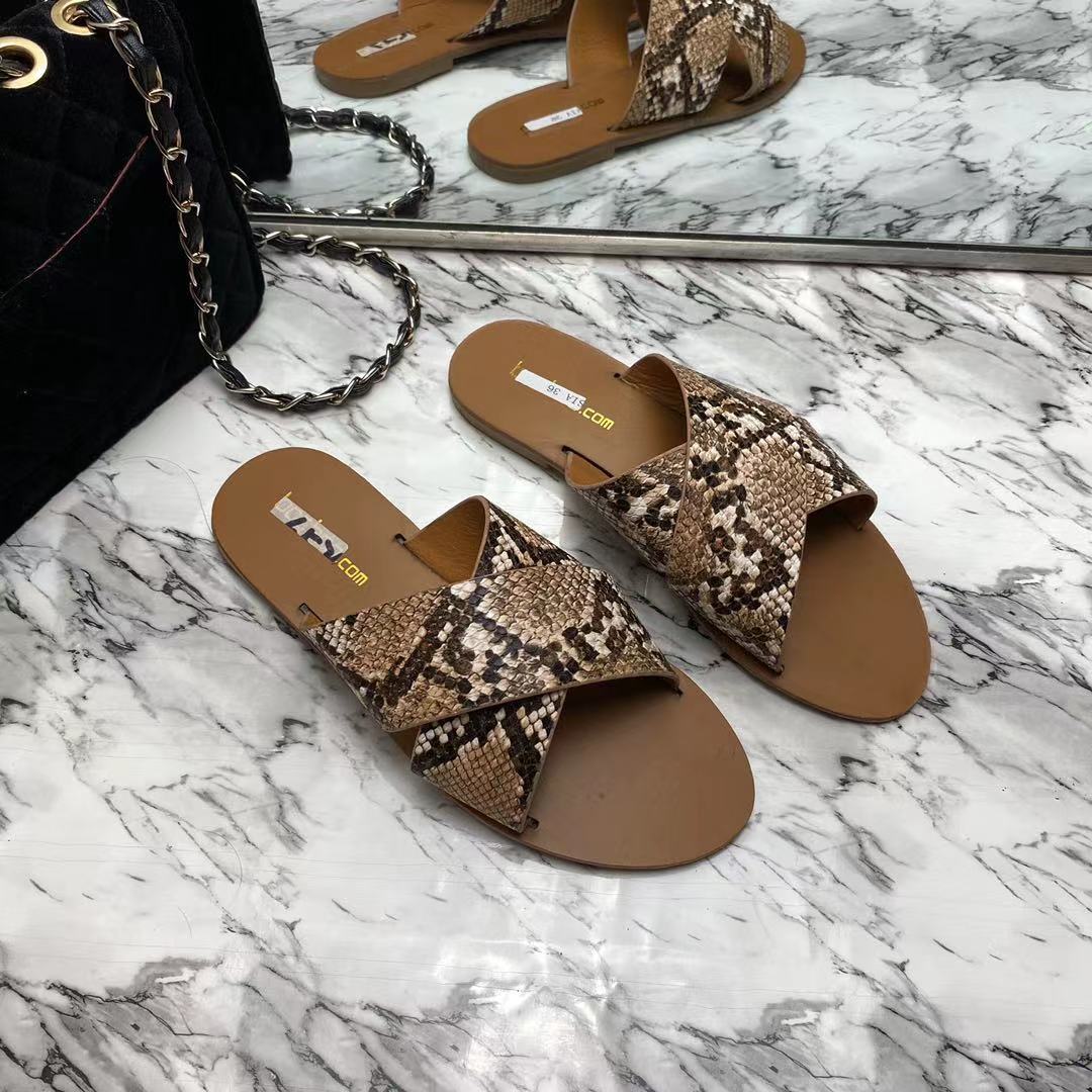 female flat slippers