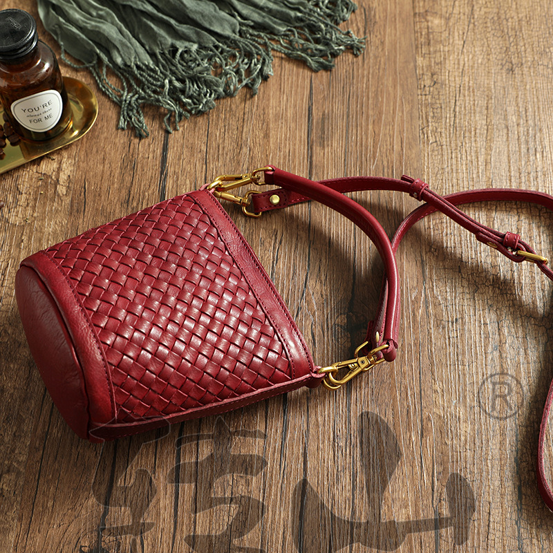 Hand-Woven Genuine Leather Women's Bag - Vegetable Tanned Cowhide, Washed And Waxed Vintage Crossbody Bag 21181 - Thumbnail 8