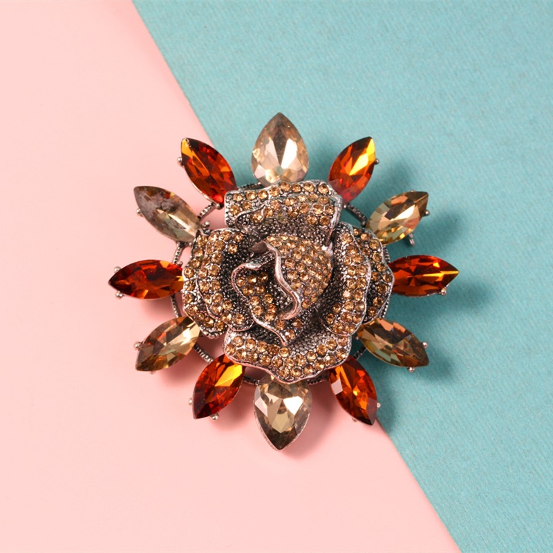 Full Diamond Sun Flower Brooch display picture 12