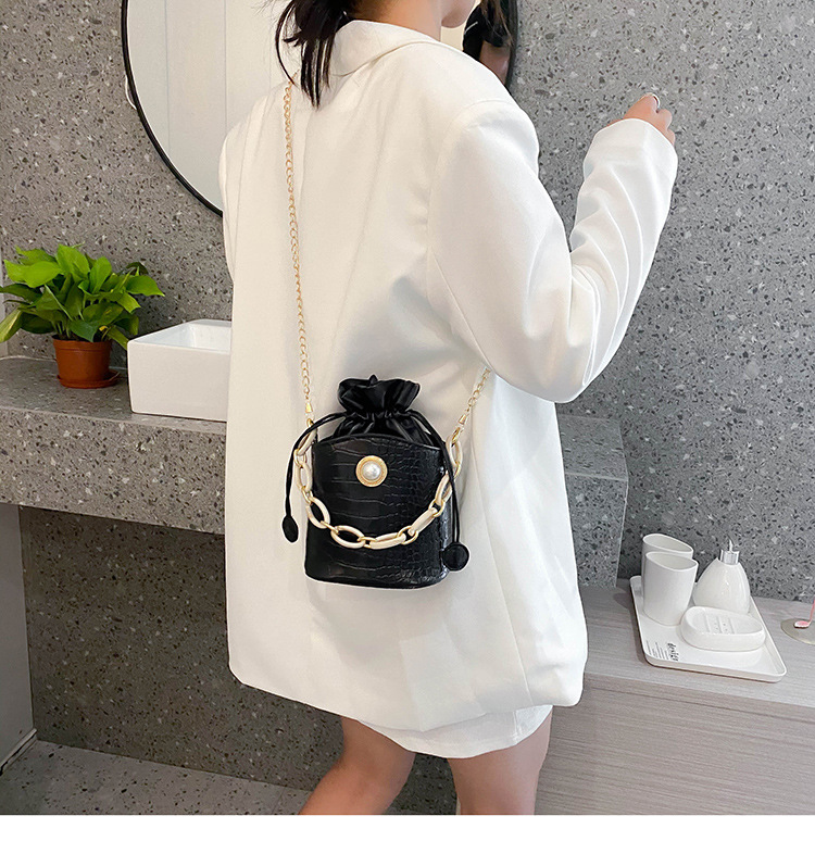 New Trendy Fashion All-match Portable Bucket Bag display picture 5