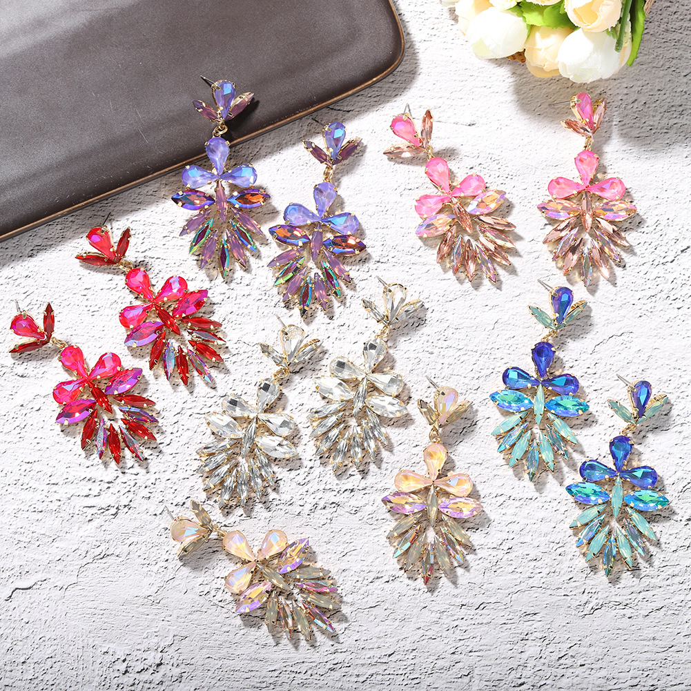 Fashion Leaf Colored Diamond Exaggerated Luxury Trendy Temperament Star Wild Hand-clamped Diamond Full Diamond Earrings Wholesale Nihaojewelry display picture 9