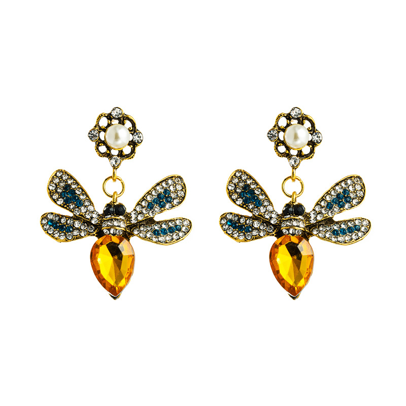 Exaggerated Fashion New Butterfly Pearl Earrings Alloy Inlaid Color Diamond Retro Temperament Wholesale Nihaojewelry display picture 7