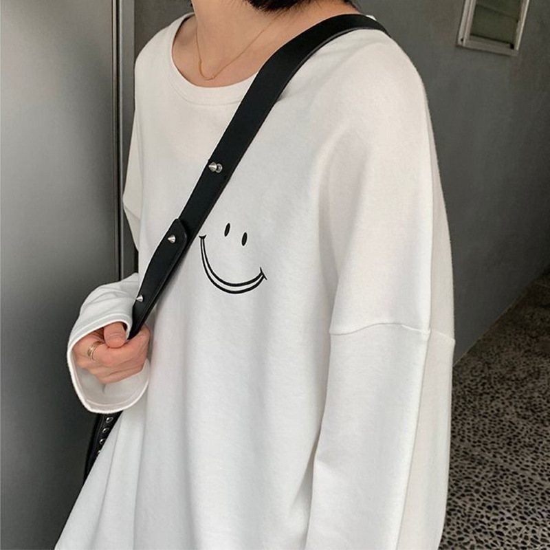 Smiling face long sleeved T-shirt 2024 autumn Korean version new round neck loose fitting women's bottom top_voghion.com