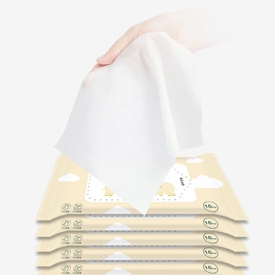 [10 pumping in stock] baby hand cleaning wipes extraction portable small bag supermarket maternal and infant store gift wipes