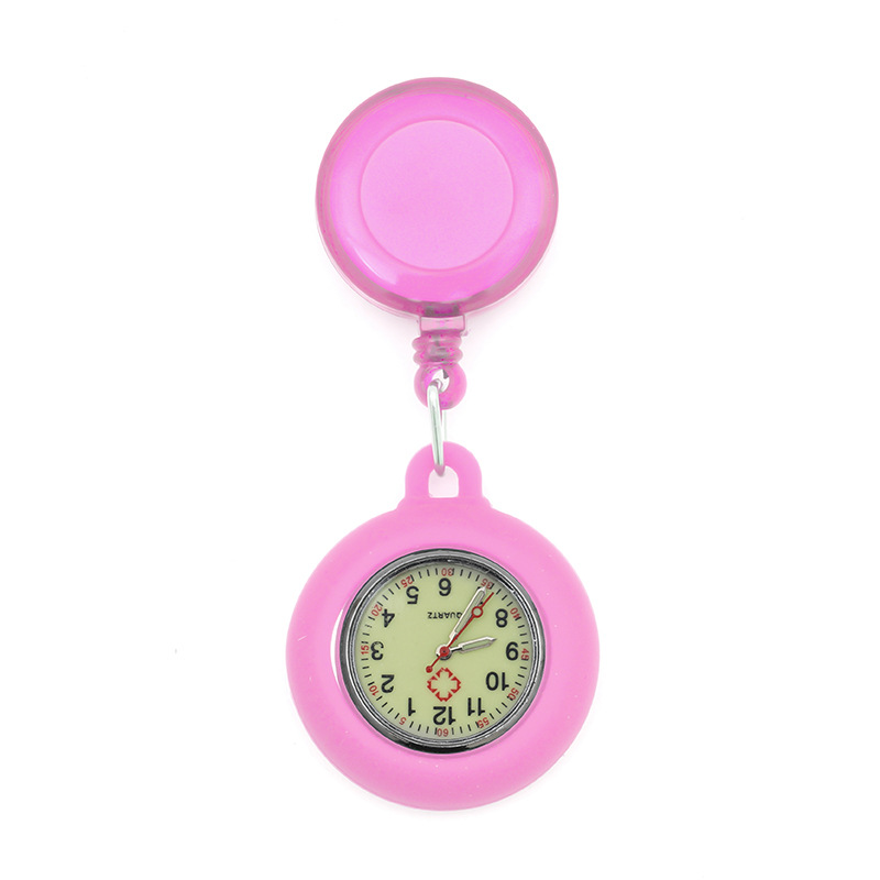 Reloj de bolsillo médico fácil de tirar hebilla reloj de pecho de superficie de color de silicona al por mayor Reloj de enfermera retráctil luminoso reloj de examen de estudiante femenino reloj colgante