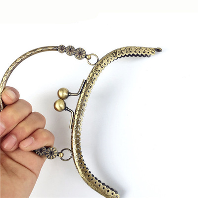 刺繡diy配件8.510.512.5CM半圓手提木珠壓花淺金色系列口金貓咪頭