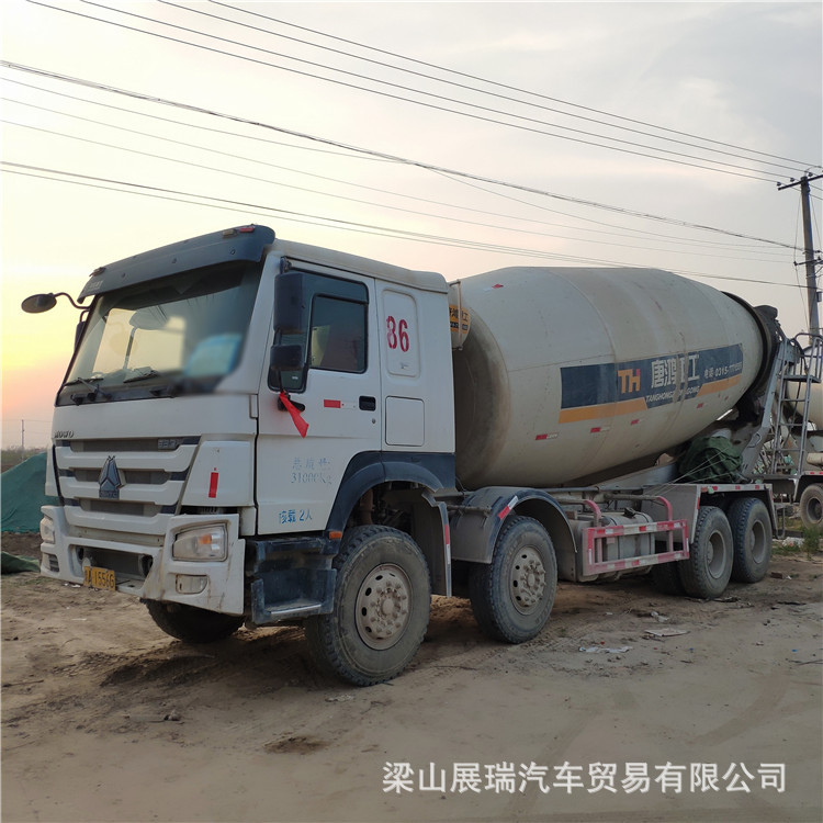 Бетоносмеситель Sinotruk HOWO SX3250MB4 (б/у)