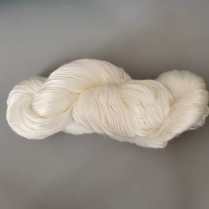 厂家供应2.6支全腈膨体冰岛毛 针织面料帽子围巾毛衣梭织毯纱线