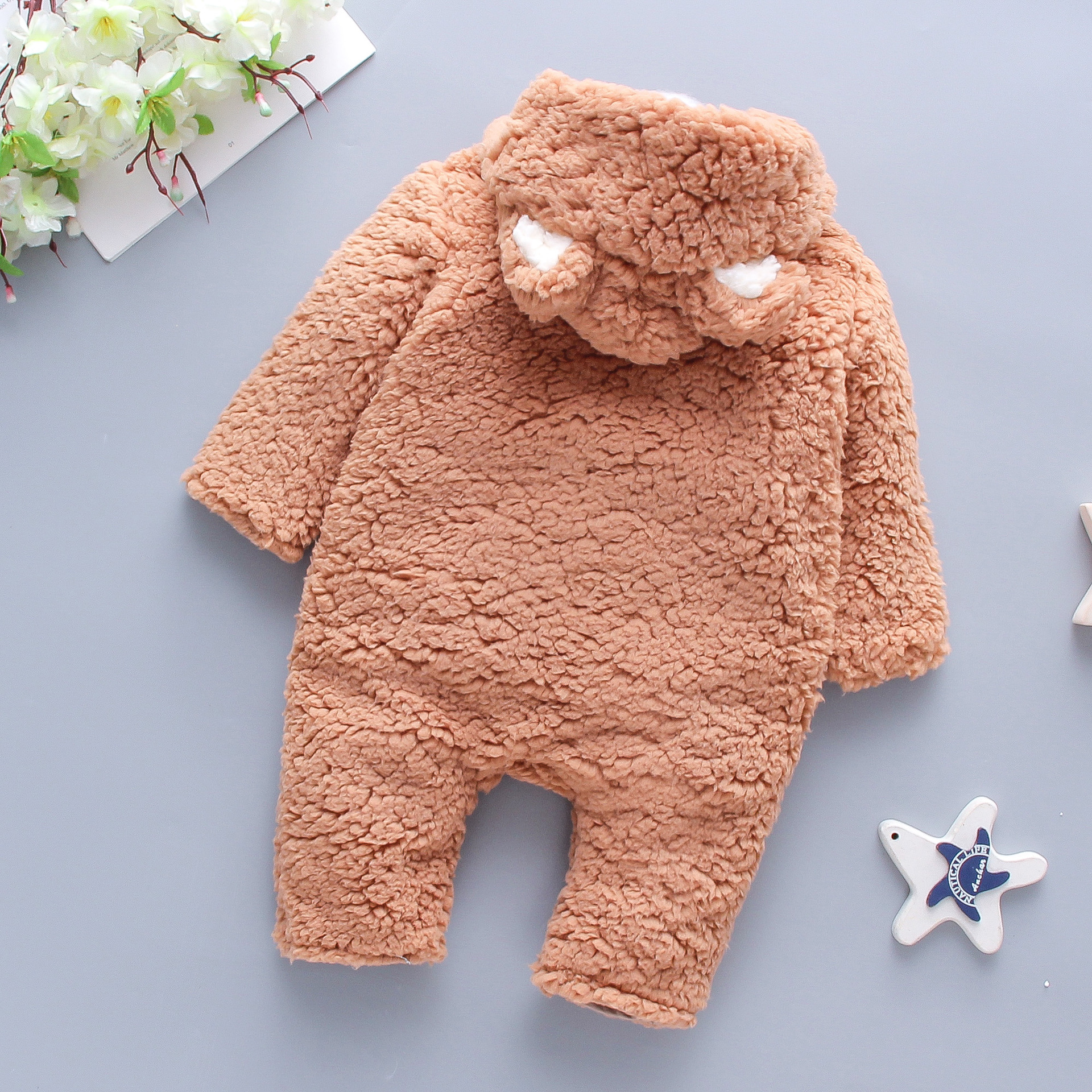 Baby and toddler jumpsuit winter 2024 children's clothing new lamb fur cartoon teddy bear embroidery thick hooded_voghion.com