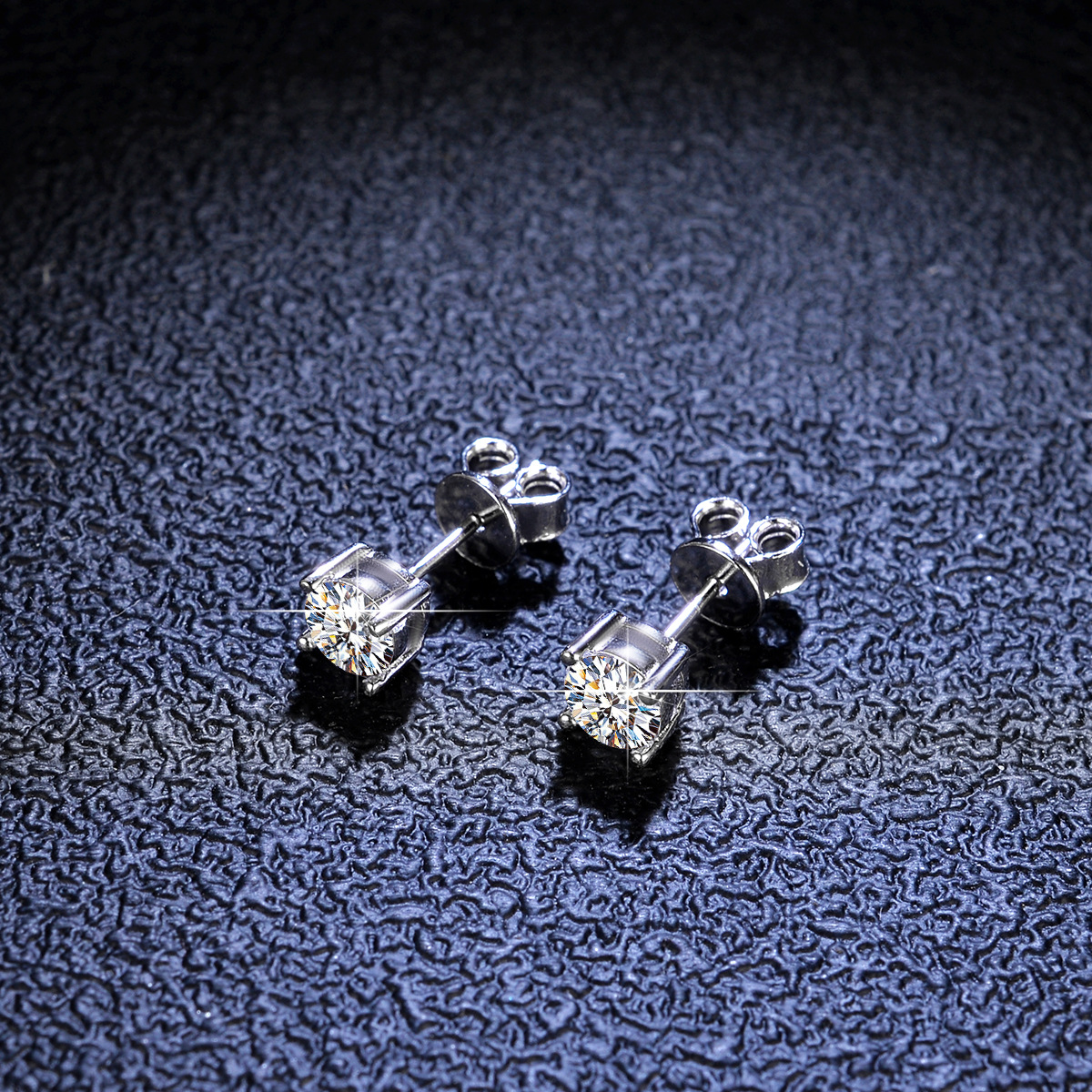 Simple Style Rhombus Sterling Silver Inlay Moissanite Zircon Ear Studs display picture 3