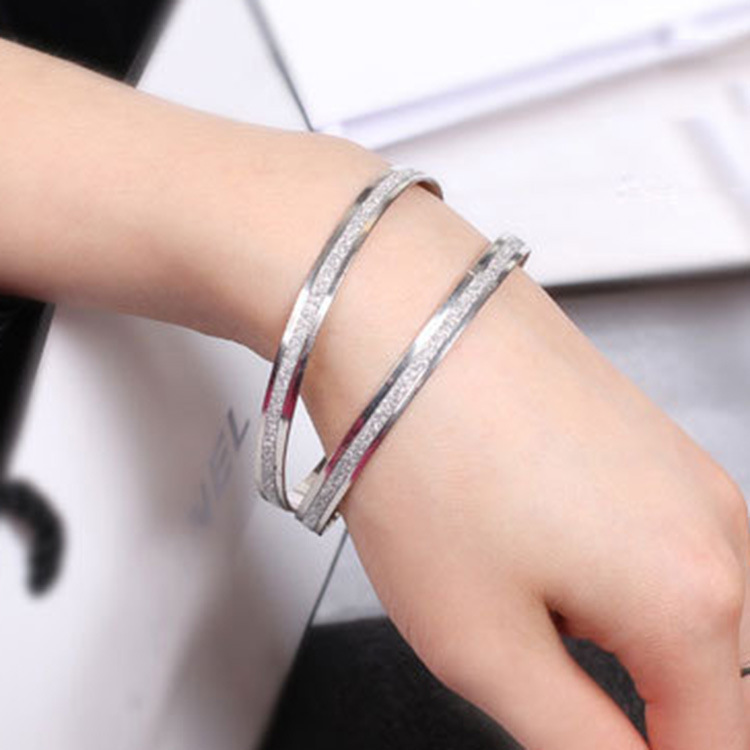 Fashion Hot-saling Exaggerated Frosted Silver Ladies Wild Alloy Bracelet display picture 2