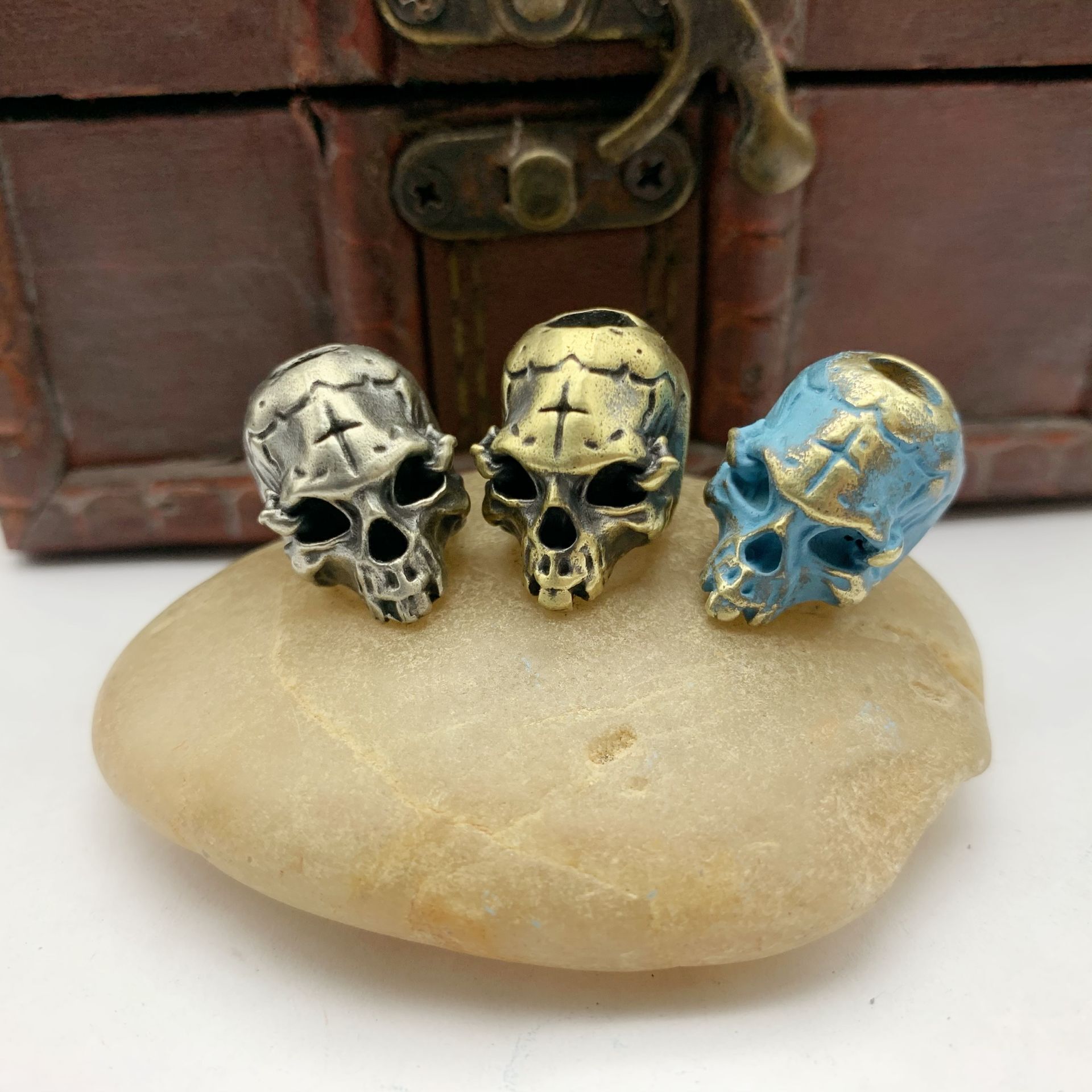 十字鼠牙骷髅刀坠做旧黄铜挂件钥匙扣配件手机吊坠伞绳坠指虎坠铜