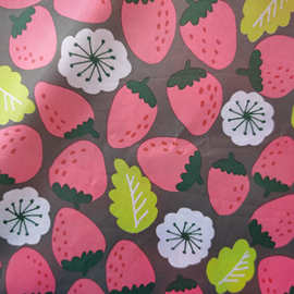 供应210D三分格PVC印花 卡通草莓图案水果格子印花布料购物袋面料