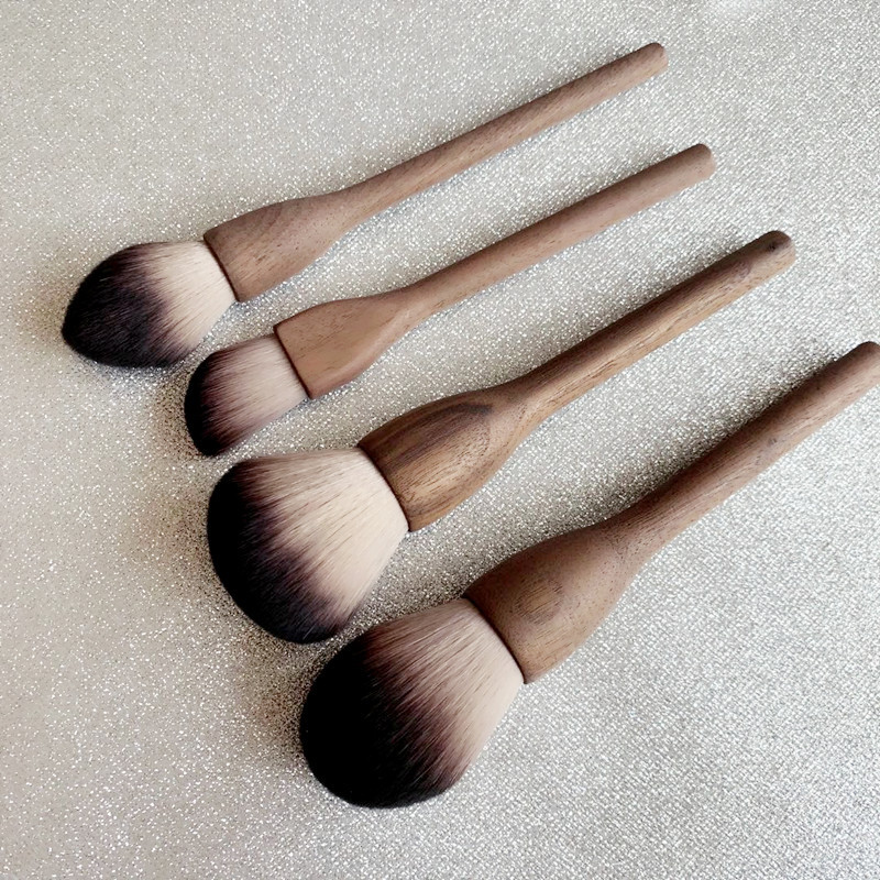 Vintage Style Artificial Fiber Wool Walnut Wooden Handle Makeup Brushes 1 Piece display picture 1