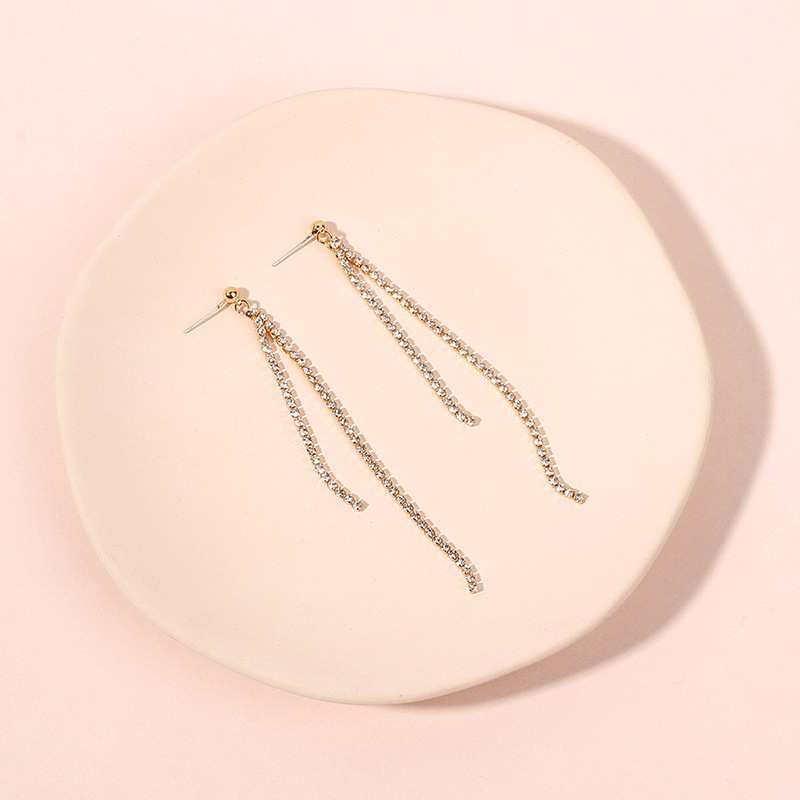4g Weight Earrings Classification Housewarming, Anniversary, Business, Wedding, Travel, Birthday, Festival Occasion Women'S Gender Simple Style Style Gold Color Korea Simple Fairy Long Tassel Fashion Wild Claw Chain Earrings Wholesale Nihaojewelry 3