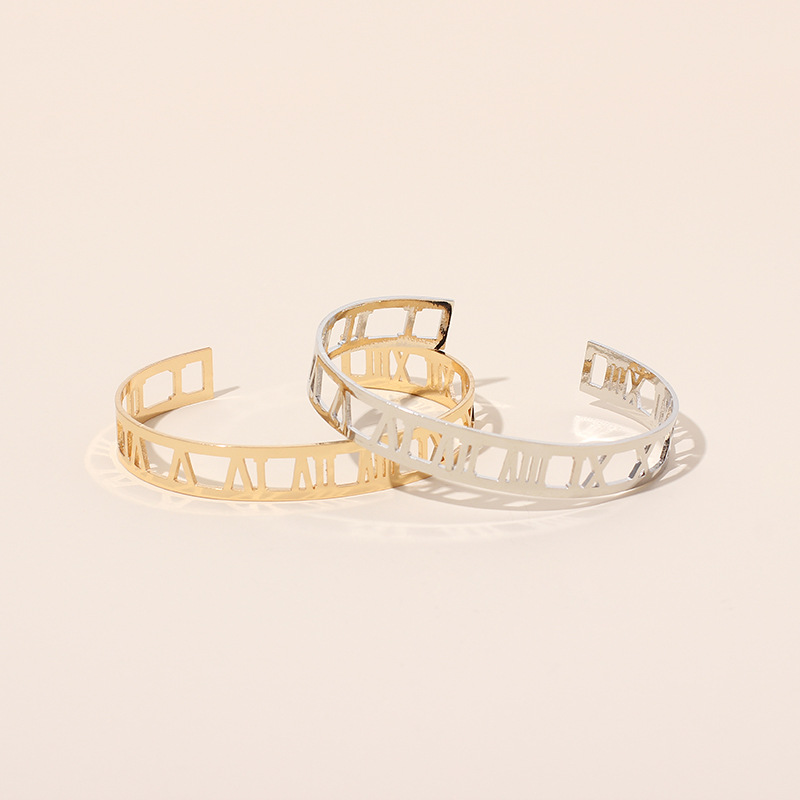 Römische Digitale Offene Armbänder Frauen Trend Ins Europäische Und Amerikanische Stil Frauen Golden Hohle Geometrische Unregelmäßige Armband Schmuck display picture 29