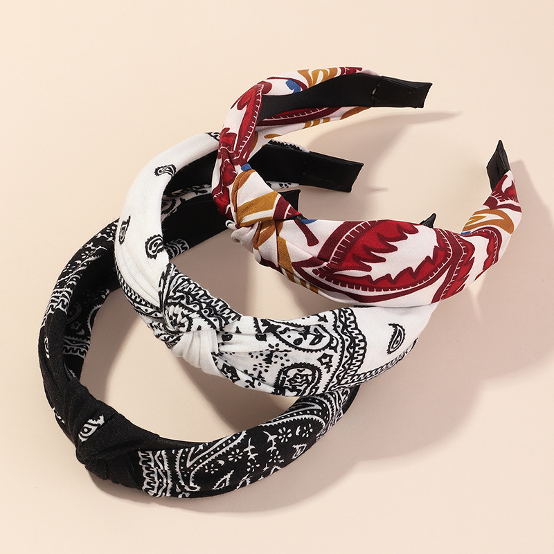 Fashion New Retro Baroque Cashew Flower Headband Ethnic Fabric Cross Headband display picture 3