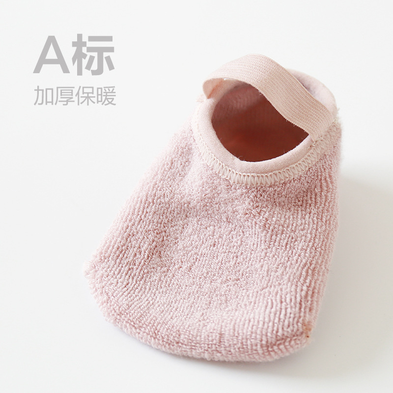 Nueva clase de un bebé calcetines de otoño e invierno engrosada Terry calcetines de piso coreano de dibujos animados antideslizante recién nacido bebé niño Calcetines