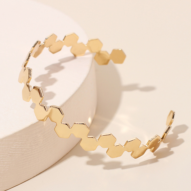 Roman Numeral Open Bracelet Fashion Style Women's Gold Hollow Geometric Irregular Bracelet Jewelry Wholesale Nihaojewelry display picture 42