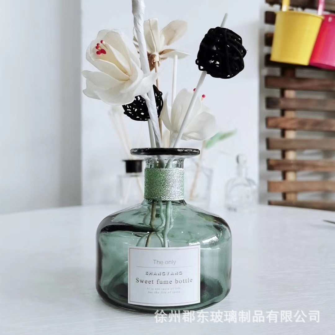 新款香薰瓶300ml 长脖子精白料藤条挥发瓶熏液玻璃瓶高脖