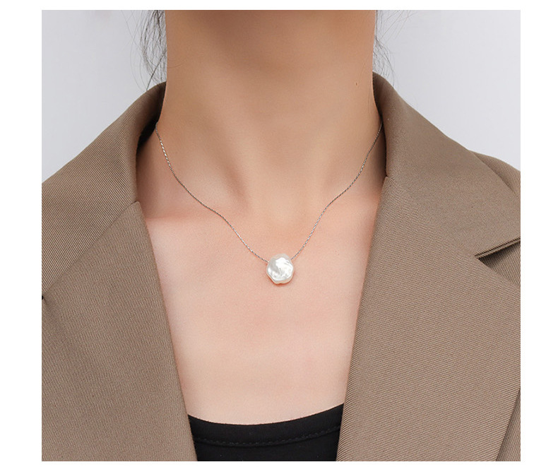 Baroque Irregular Pearl Clavicle Necklace Titanium Steel Necklace display picture 6