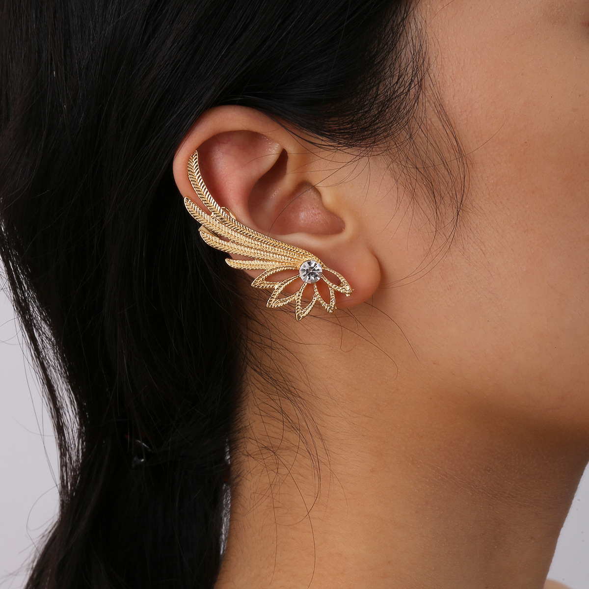 Fashion Diamond-studded Hollow Alloy Wild Wings Hot-saling Earrings For Women display picture 3