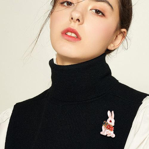 Cute new pearl brooch, fashionable corsage, little rabbit, personalized temperament, Korean style pin collar, pin buckle, accessories, chest ornament