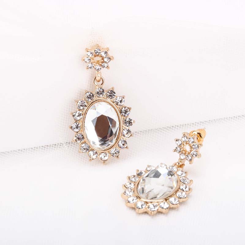 New Popular Korean Jewelry S925 Silver Needle Crystal Earrings Stud Earrings Wholesale Nihaojewelry display picture 2