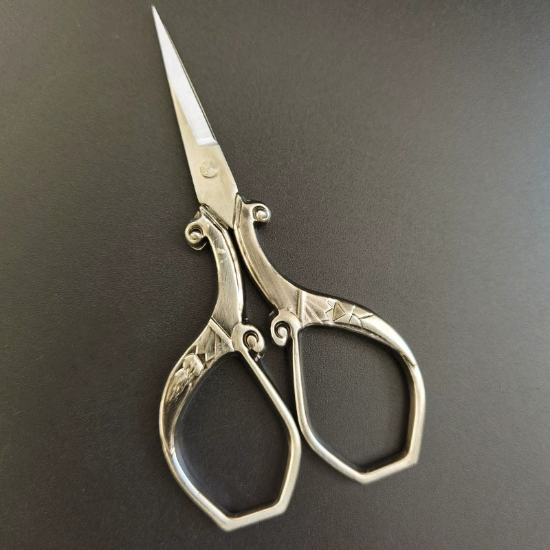 Retro -cut cross -stitching classical scissors, makeup scissors JA