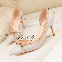 899-28 European and American wind sexy nightclub show thin shoes high heel with shallow pointed mouth side hollow rivets shoes