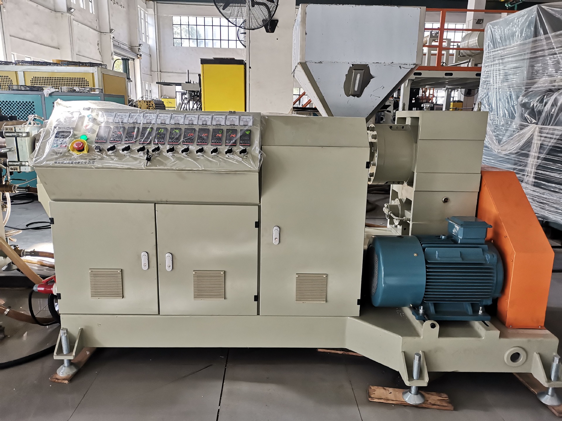 燿安供应ABS/PP/PE异型材超厚板材设备