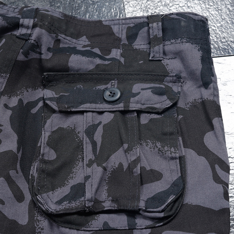 Sommer-Caprihose mit Übersee-Camouflage, lockere Arbeitsshorts mit mehreren Taschen für Herren_voghion.com