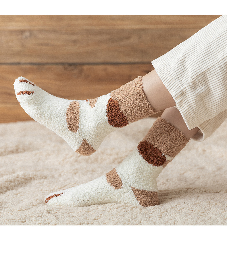 60g Weight Breathable Function Cartoon Pattern Khaki, Grey, Yellow, Black Color One Size Size Simple Coral Velvet Thickened Warm Floor Socks Wholesale Nihaojewelry 2