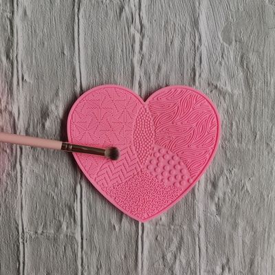 Manufactor wholesale heart-shaped Wash Plum blossom cleaning pad Silicone cleaning pad Cosmetic brush Wash