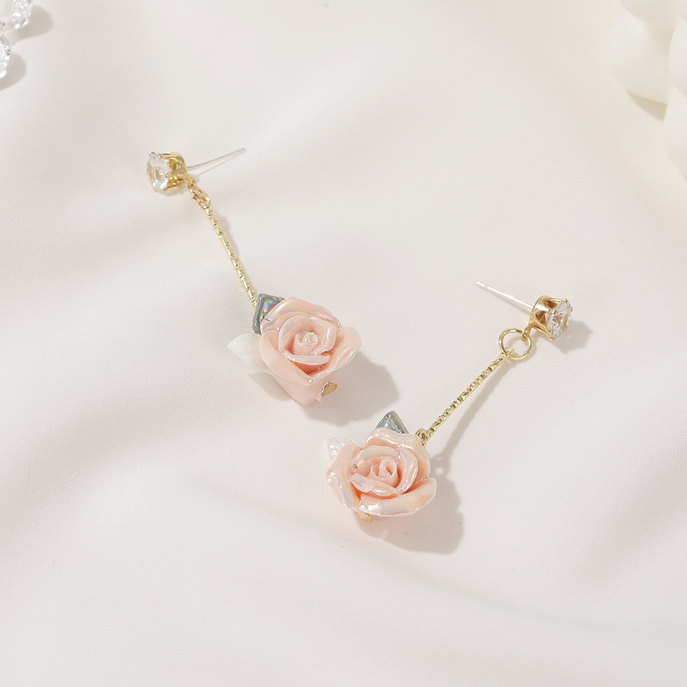 New French Palace Style Rose Three-dimensional Long Flower Earrings Wholesale display picture 5