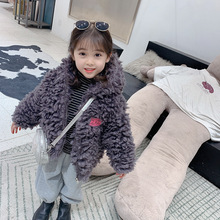 湖州织里外贸童装2020冬装新款女童加厚羊羔毛印花时尚毛绒绒外套