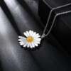 South Korea GD Quan Zhilong Same Daisy Necklace Personality Simple Trendy Brand Lightning Plear Bades Jewelry Pendant