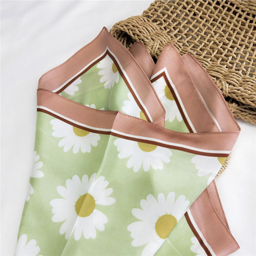 70 new square scarves, silk scarves for women, spring, autumn and summer, Korean version, versatile, fresh, small scarves, headscarves, decorative professional scarves