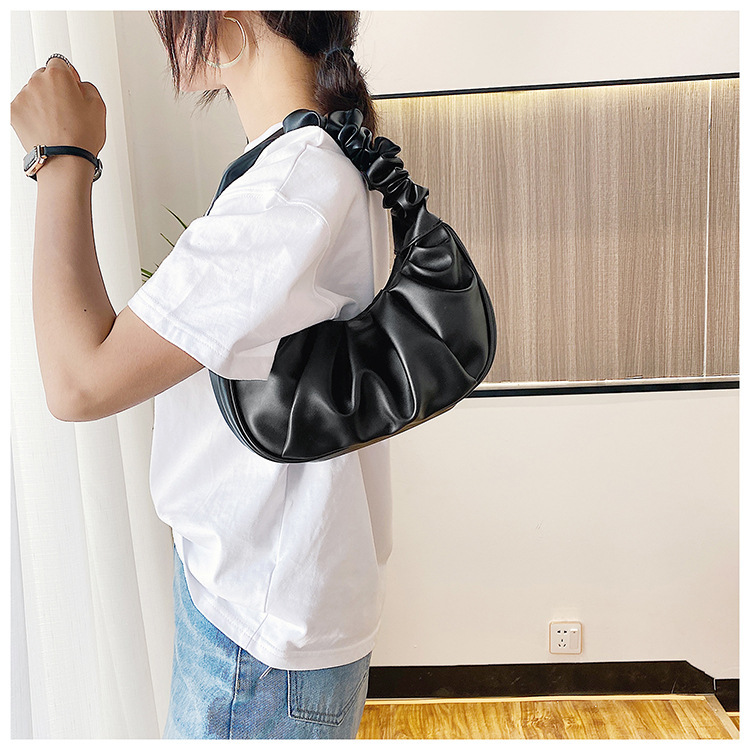 Women's Small All Seasons Pu Leather Solid Color Fashion Dumpling Shape Magnetic Buckle Underarm Bag display picture 36