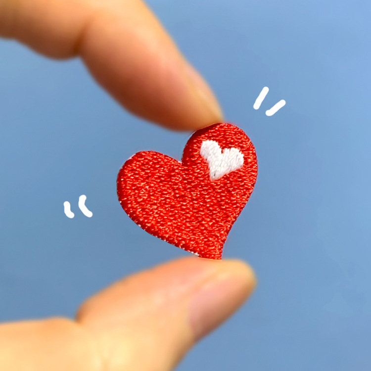 小爱心绣花标章仔布贴心形刺绣贴服装辅料鞋帽箱包饰品配件补丁贴
