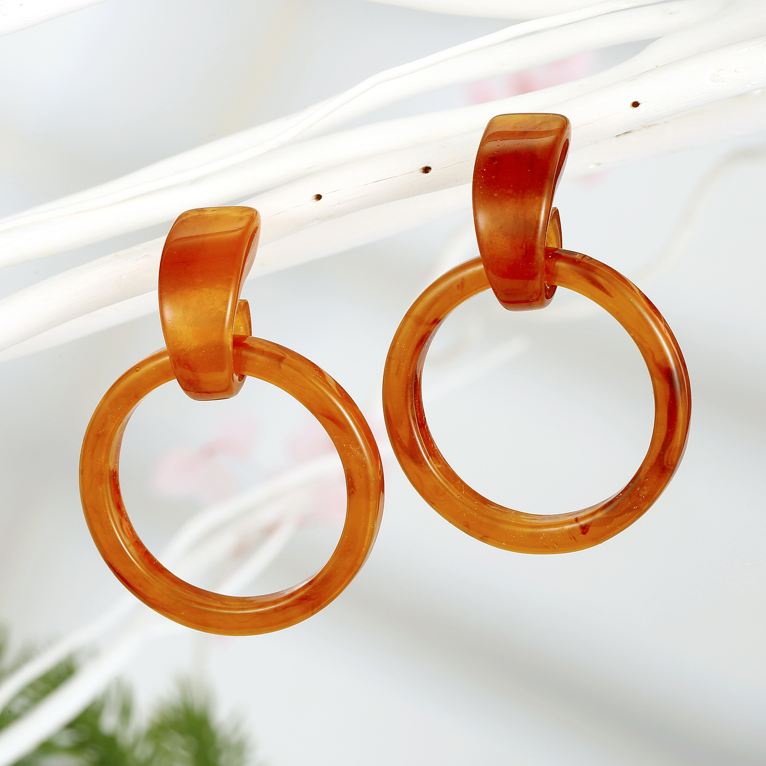 Geometric Acrylic Pierced Earrings Acetate Earrings Vintage Amber Earrings display picture 4