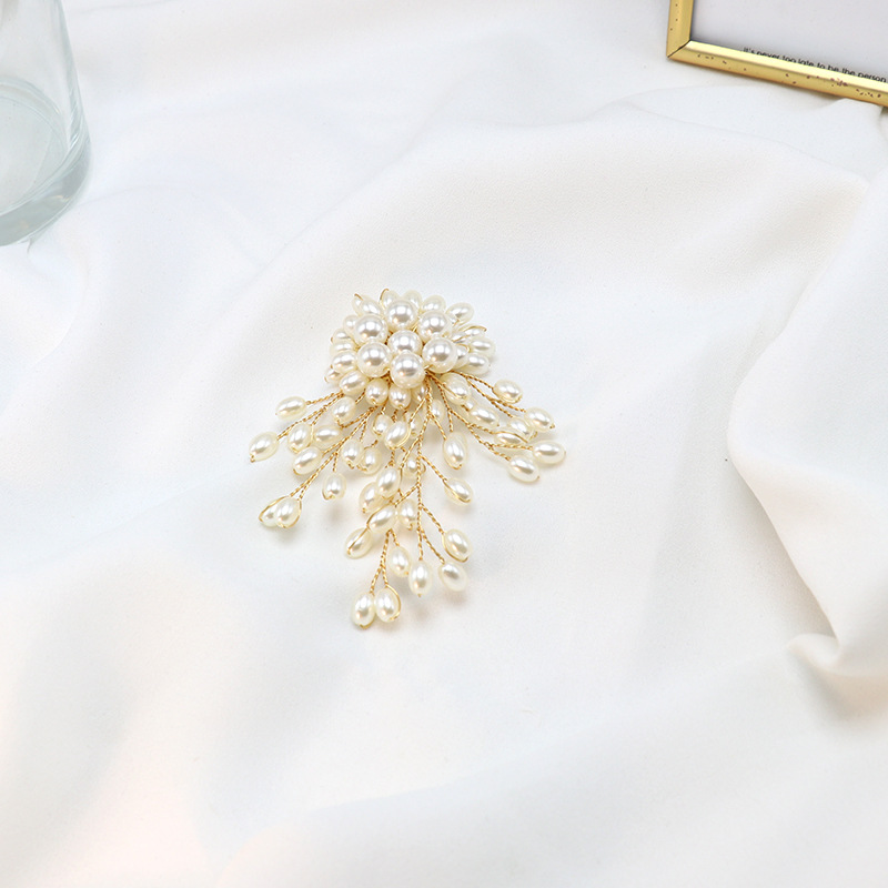 Otoño e Invierno nuevo europeo y americano elegante tejido a mano estrellada perla borla broche traje de corsage para las mujeres