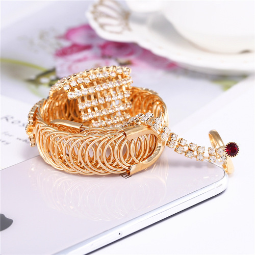 Factory Direct Supply New Khorasan Trendy Women's Full Diamond Claw Chain Ring Set Watch Fashion Women's Bracelet