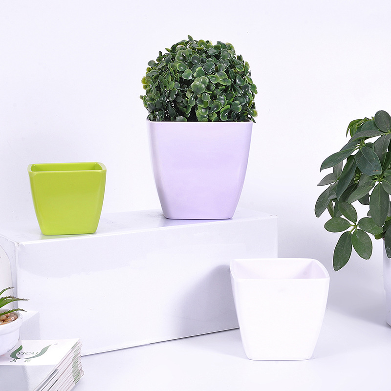 Manufacturers Supply Square Plastic Flowerpot Garden Style Color Simple Meaty Planting Fake Flower Balcony Mini Flowerpot Application Scenario