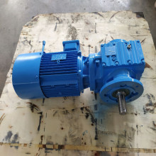 空心轴输出法兰安装侧面安装SF97底脚螺丝固定形式斜齿蜗杆减速机